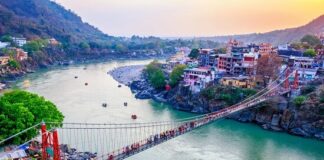 Rishikesh Retreats: 10 Serene Escapes for Travelers Ram Jhula