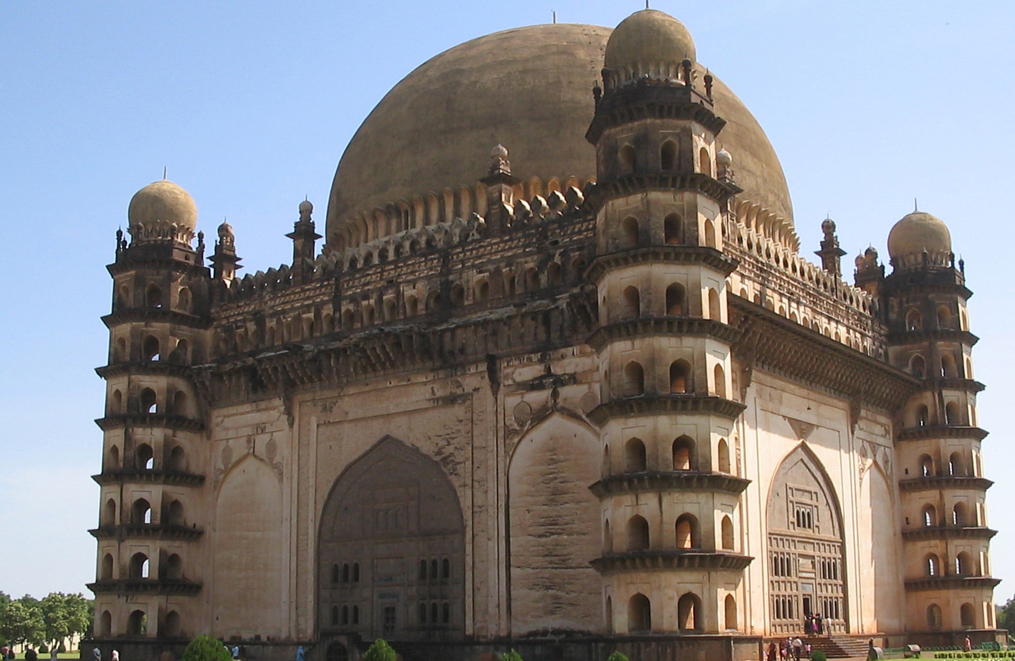 10 Fascinating Facts About Gol Gumbaz That Will Leave You Amazed 10 Fascinating Facts About Gol Gumbaz