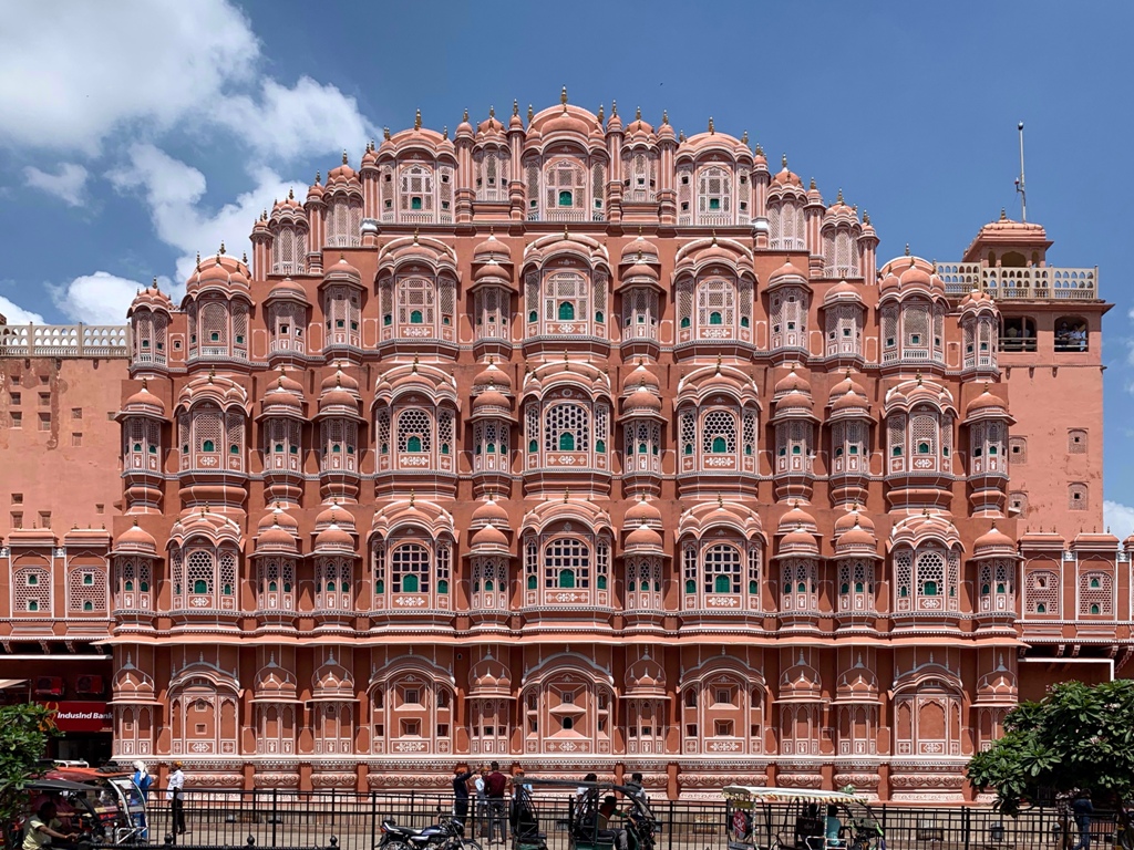 First-Time Visitor’s Guide to Jaipur: Exploring Amer Fort and City Palace Amer Fort and City Palace