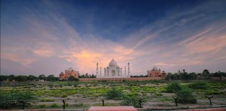 A First-Time Visitor’s Guide to the Taj Mahal: What Every American Traveler Should Know Taj Mahal