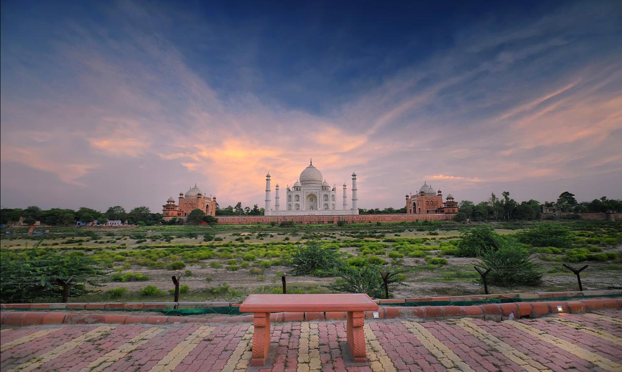 A First-Time Visitor’s Guide to the Taj Mahal: What Every American Traveler Should Know Taj Mahal